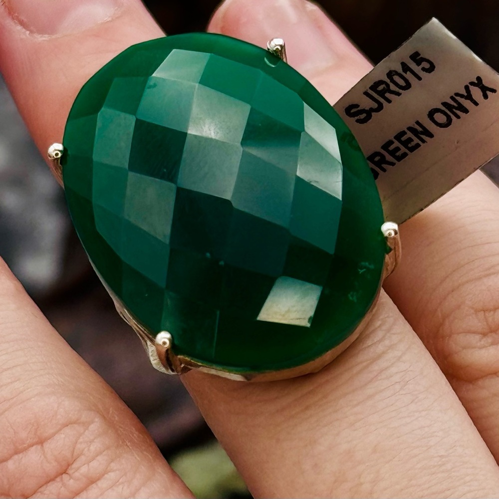 Elegant Green Onyx Gemstone Sterling .925 Ring - Picture 4 of 9